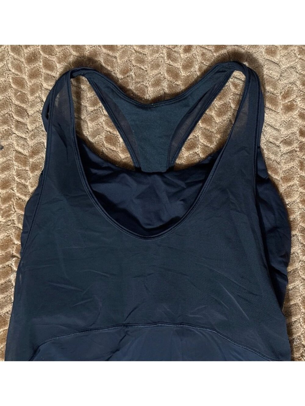 EXCELLENT Lululemon Twist Around Tank Top Built-In Bra Yoga Activewear Black 8 - Picture 3 of 8